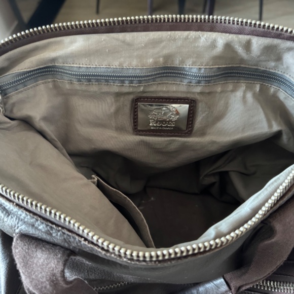 ROOTS CANADA Messenger Bag - Picture 7 of 10
